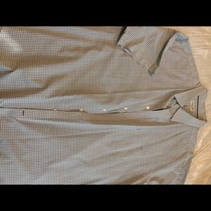 Short sleeve button up